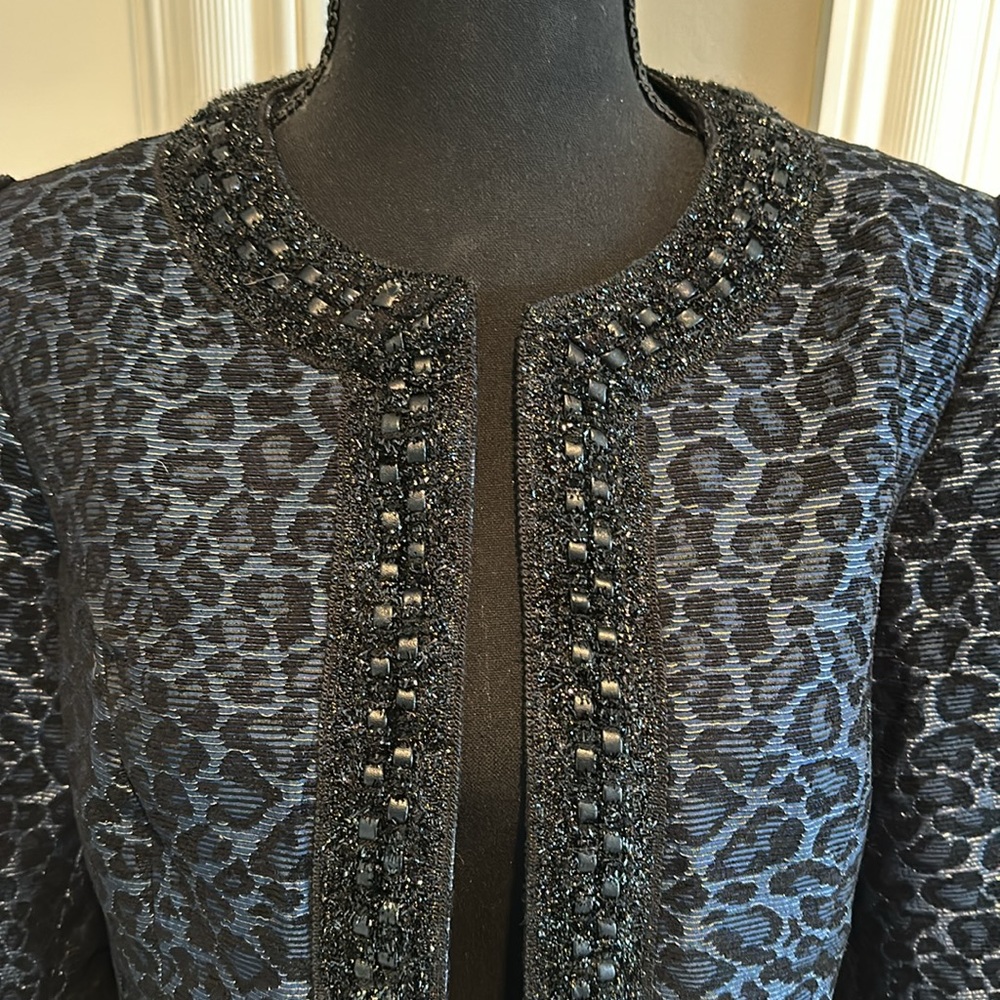 Chico’s animal print with ribbon accents size 0 (small) like new 💙🩵